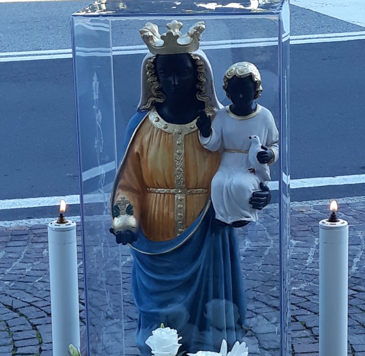 Ecco le immagini dell’arrivo del simulacro della Madonna d’Oropa a Stresa